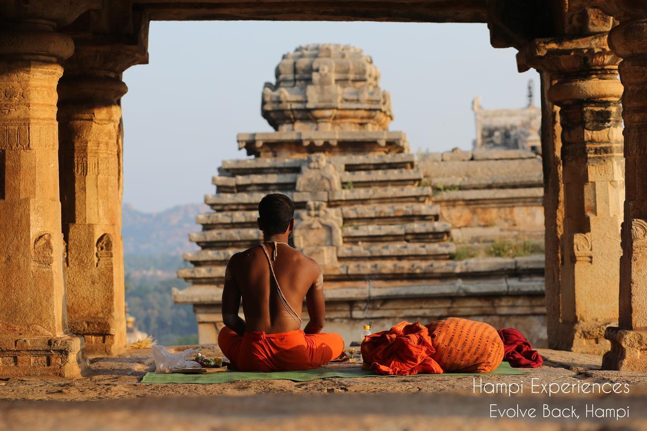 Hotel Evolve Back Hampi Esterno foto